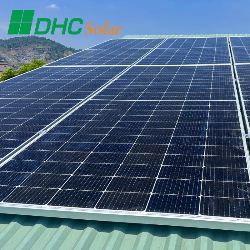 Tấm pin Jinko 555w tại DHC Solar